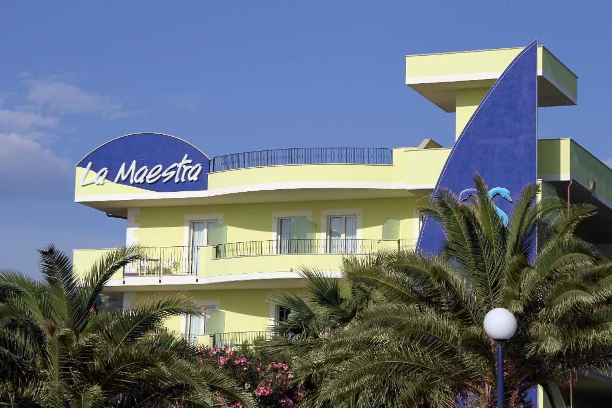 Hotel La Maestra Гроттаммаре Екстер'єр фото